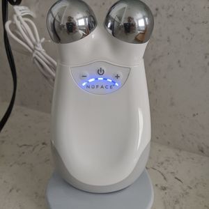 Nuface Trinity Skincare Device